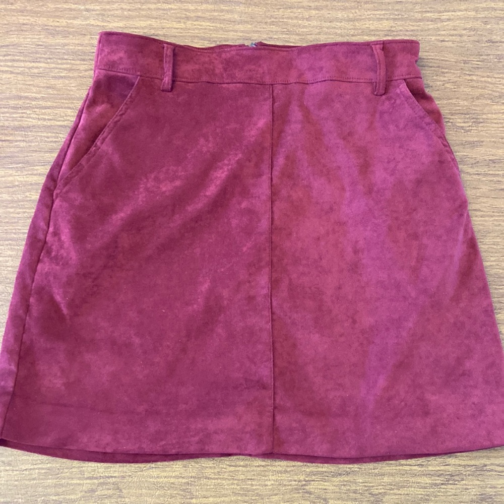 Hollister ultra high-rise maroon skirt